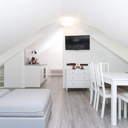 Arnulfsplatz Aparts Апартаменти *