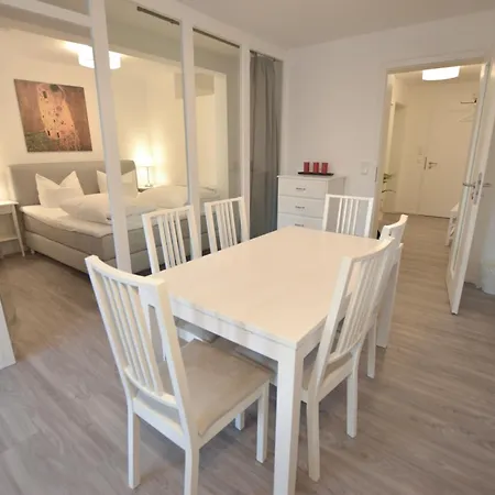 Arnulfsplatz Aparts Апартаменти *