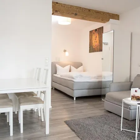 Arnulfsplatz Aparts Апартаменти *